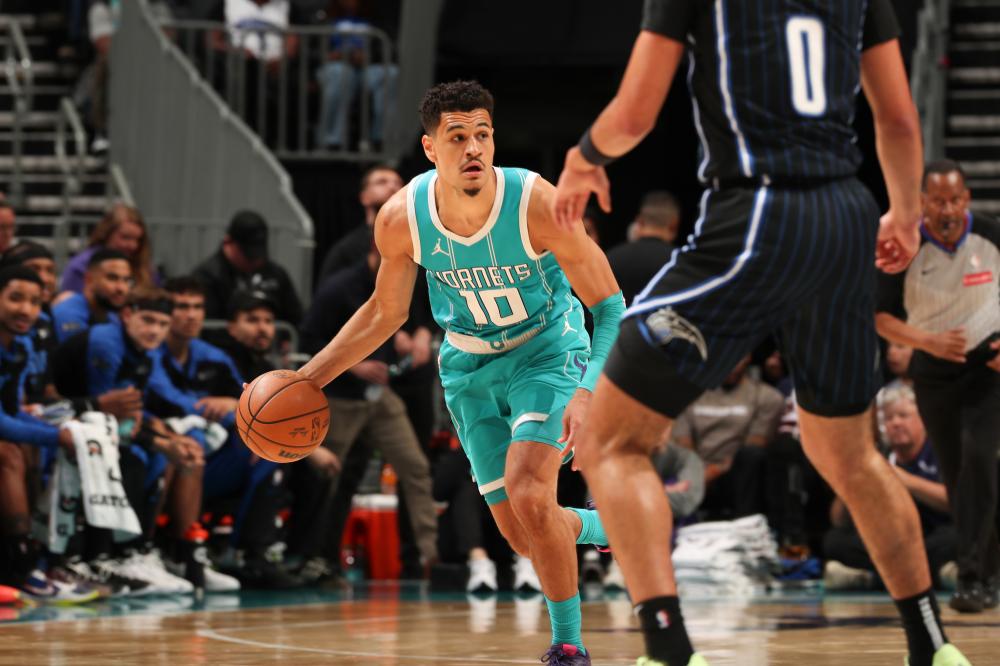 而波鸿则用 而波鸿则用