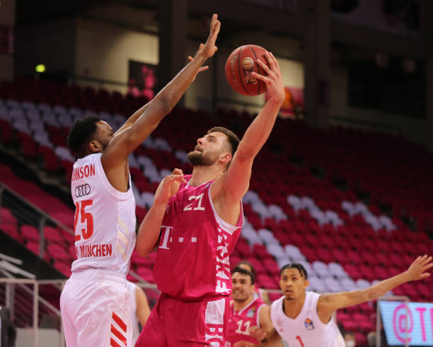 杨瀚森熊猫 杨瀚森熊猫