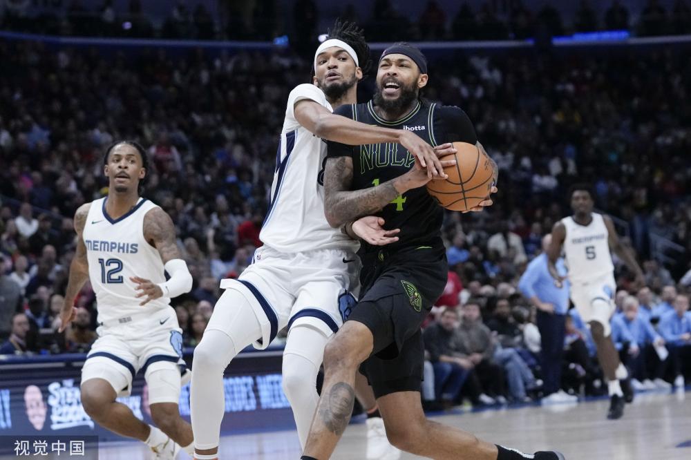 在接受采访 在接受采访