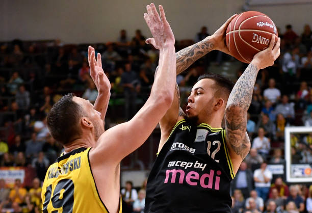 了翼装飞行 了翼装飞行